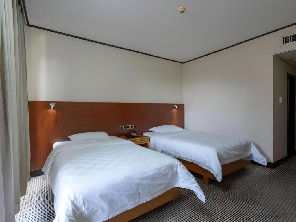 Nanfang Dasha Hotel Гуанджоу Екстериор снимка