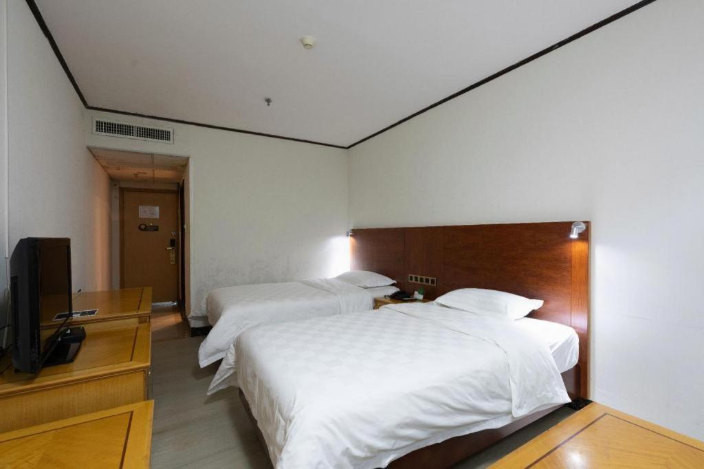 Nanfang Dasha Hotel Гуанджоу Екстериор снимка